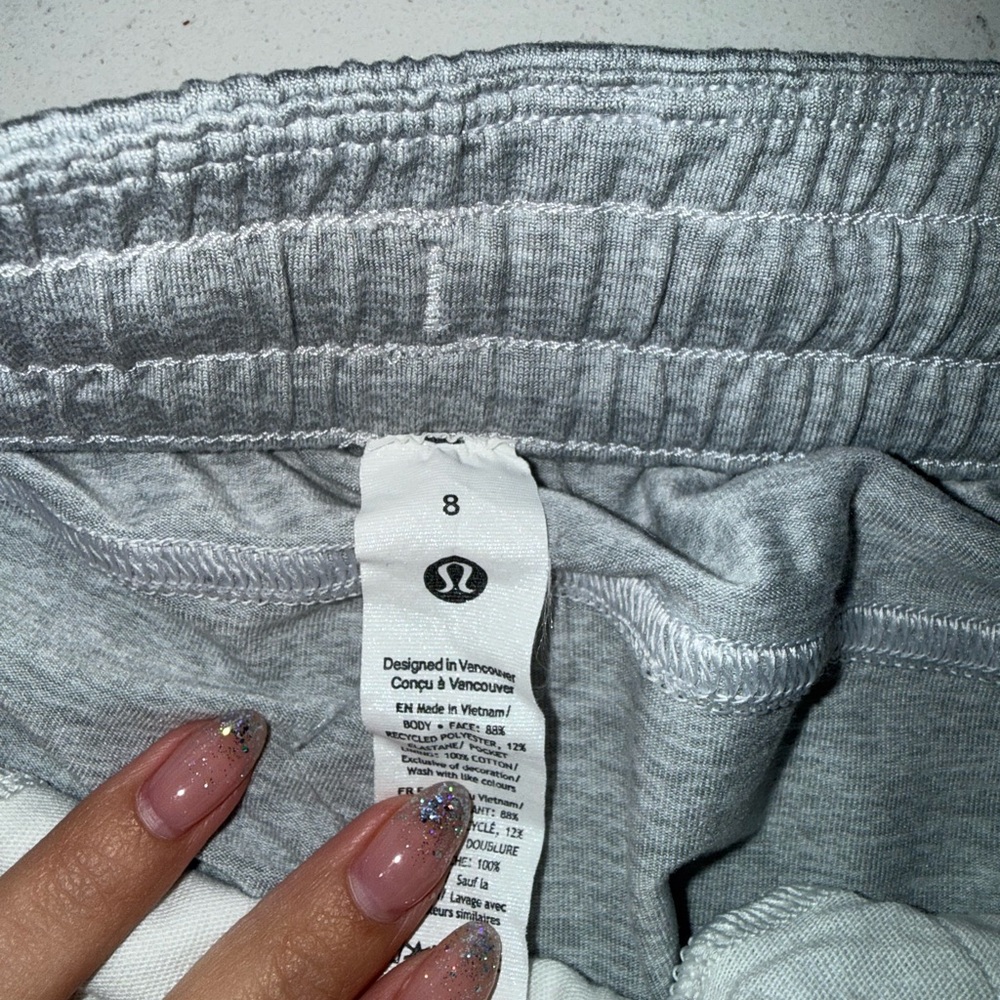 lululemon athletica Men's Heather Gray Joggers - Picture 2 of 2